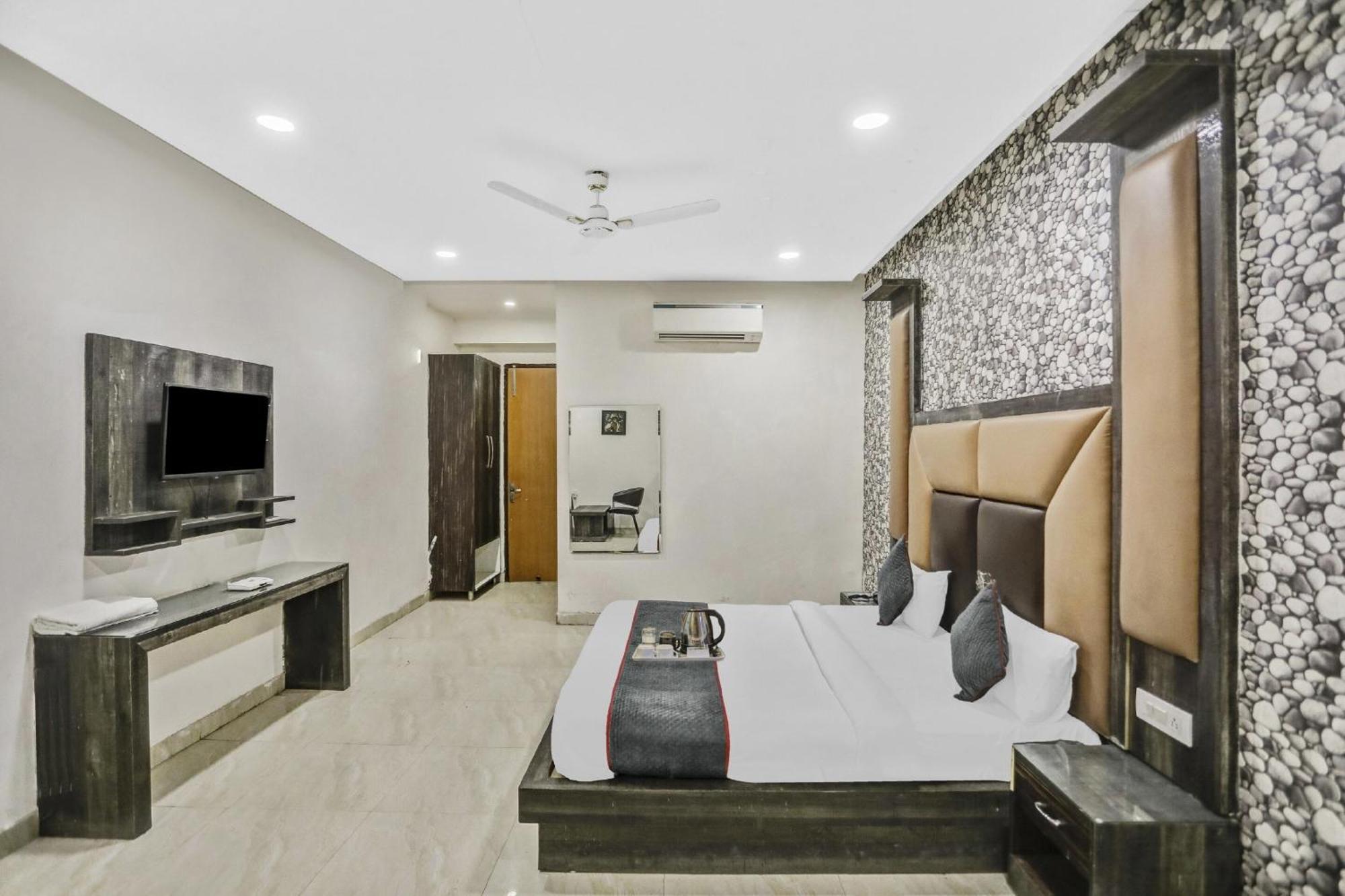 Townhouse 22956 Hotel Grand Residency Delhi Kültér fotó