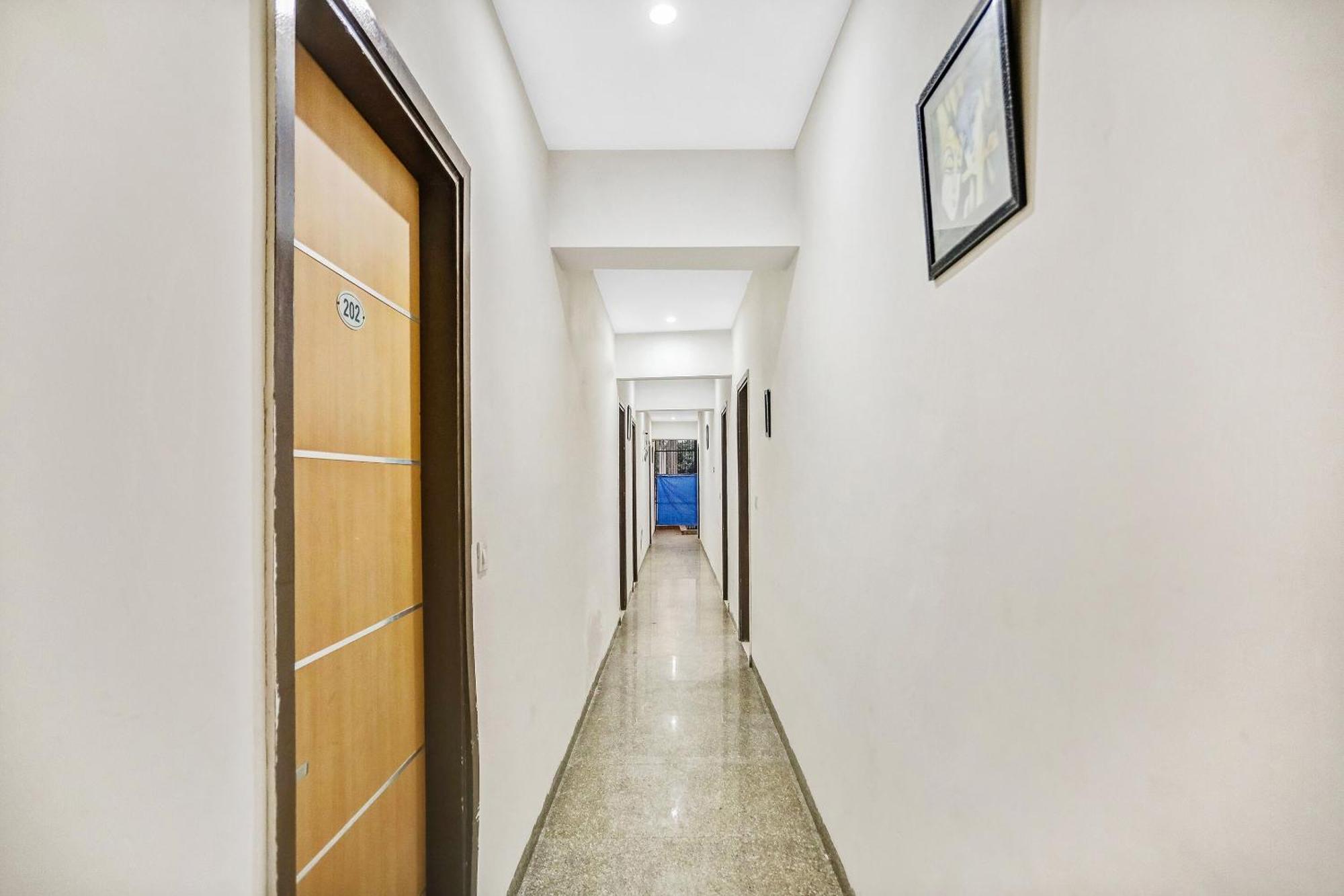 Townhouse 22956 Hotel Grand Residency Delhi Kültér fotó