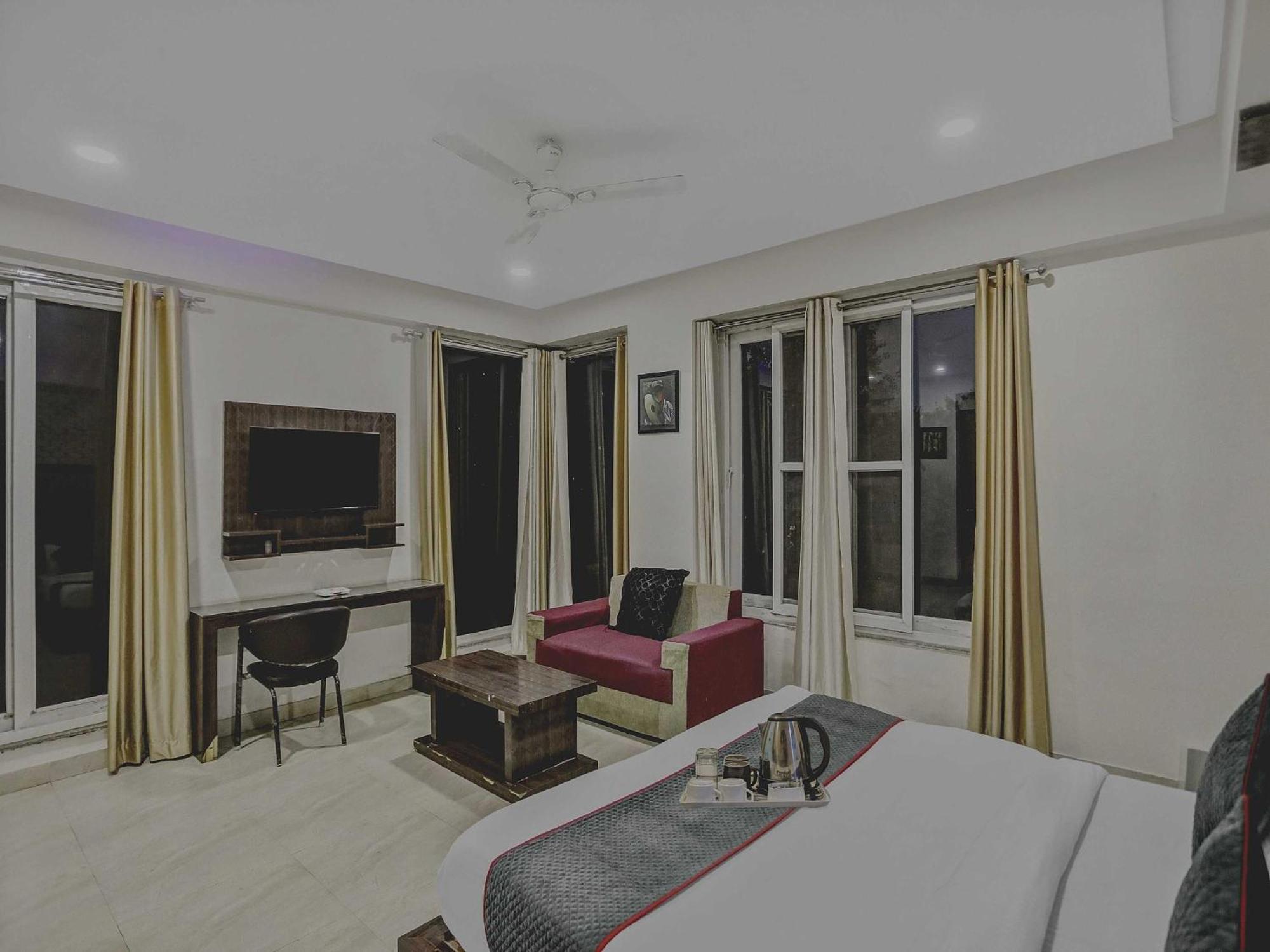 Townhouse 22956 Hotel Grand Residency Delhi Kültér fotó