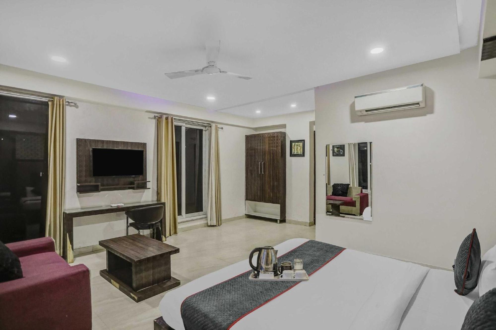 Townhouse 22956 Hotel Grand Residency Delhi Kültér fotó