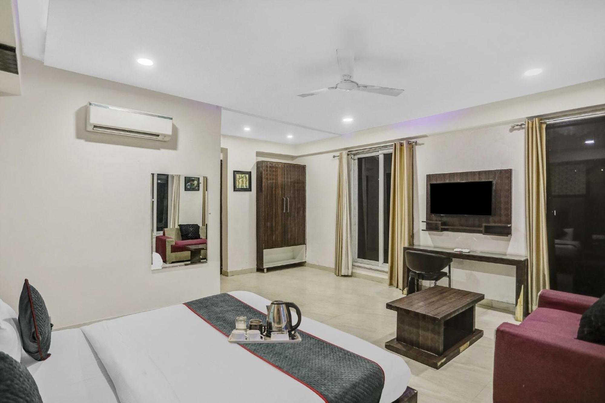Townhouse 22956 Hotel Grand Residency Delhi Kültér fotó